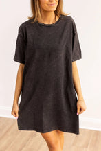Load image into Gallery viewer, Tee Shirt Dress with Pockets (Plus size)
