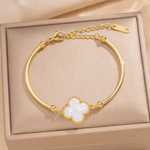 Load image into Gallery viewer, 18K Stainless Steal Tarnish Free Clover Bracelet
